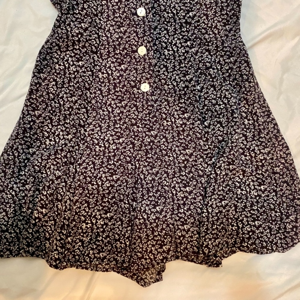 Flower Pattern Romper - Picture 6 of 9